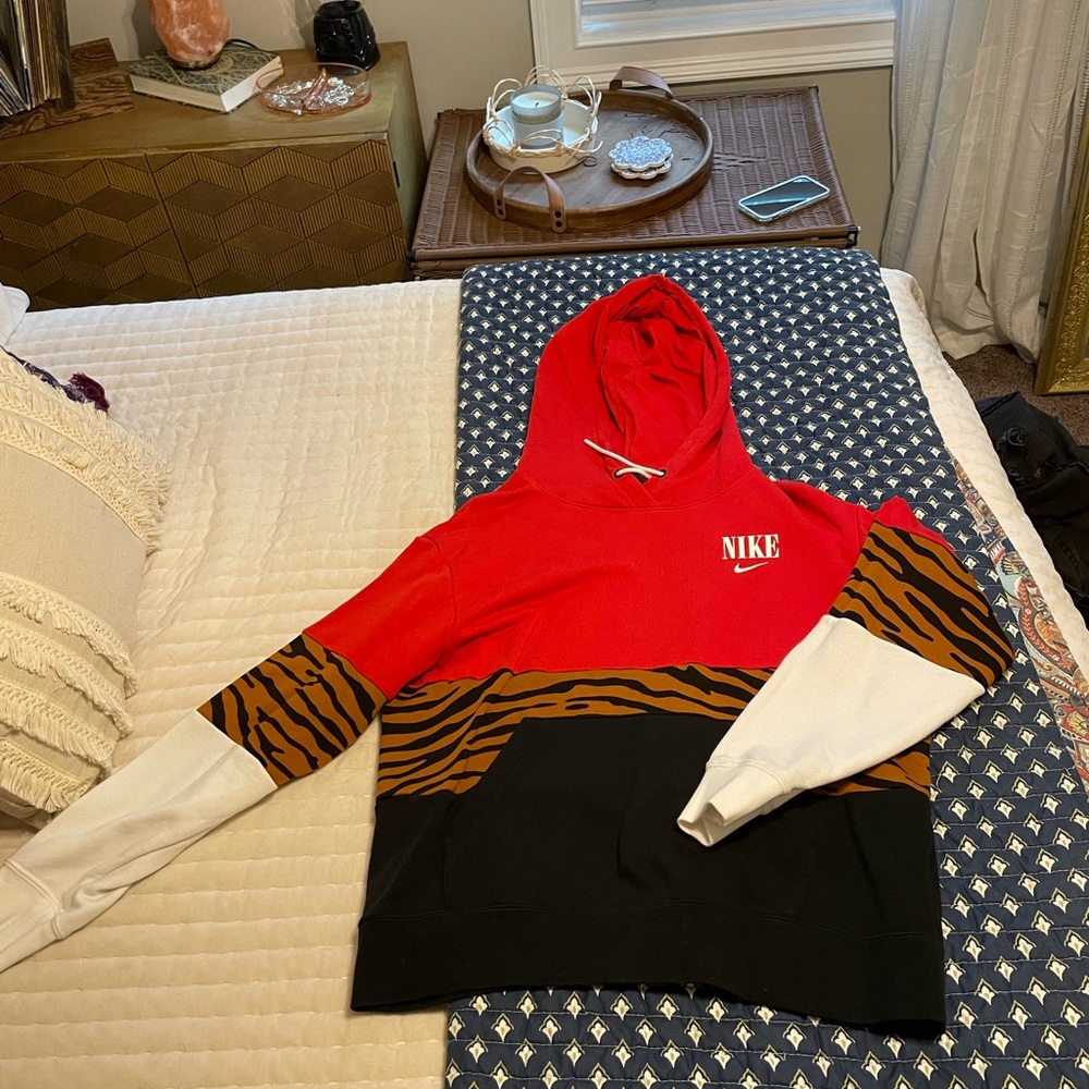 Colorblock Nike hoodie